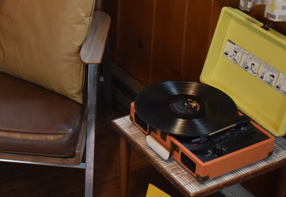 record player in rocket room suite